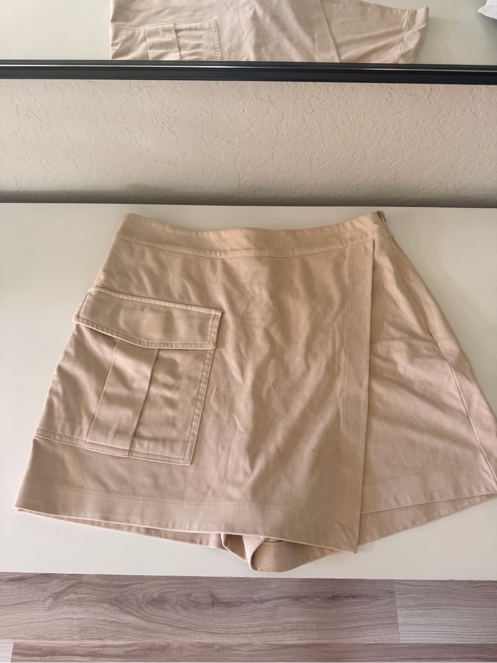 Zara Beige Utility Skort with Cargo Pocket